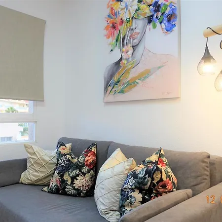 Apartment Santa Barbara - 200 M To The El Albir