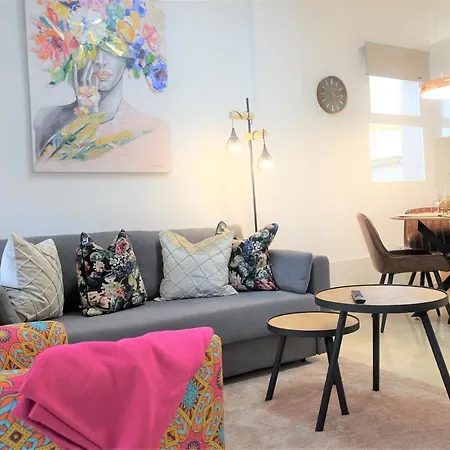 Apartment Santa Barbara - 200 M To The El Albir