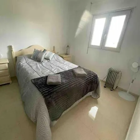 Lovely 2 Bedroom 2nd Line To