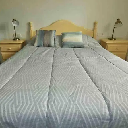 Lovely 2 Bedroom 2nd Line To *