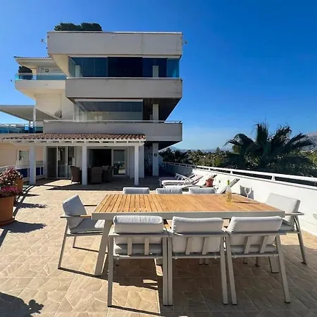 Apartment Beachfront Luxury Albir