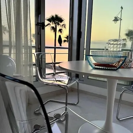 Appartement Beachfront 2-bedroom, Sleeps 6, Pool, Restaurants