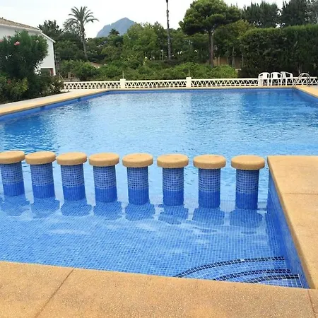 Beachfront 2-bedroom, Sleeps 6, Pool, Restaurants * El Albir