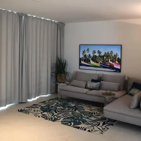 Appartement Beachfront 2-bedroom, Sleeps 6, Pool, Restaurants El Albir