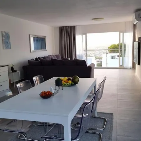 Holiday home Magnificent View And Pool *