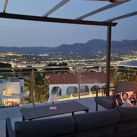 Magnificent View And Pool Holiday home