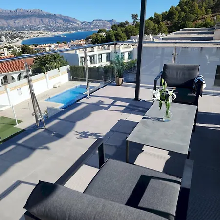 Magnificent View And Pool Holiday home *