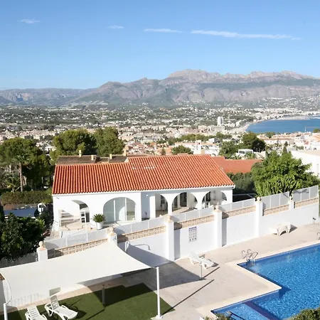 Magnificent View And Pool Holiday home