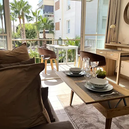 Albir Esmeralda With Balcony - 150 M From The Apartment
