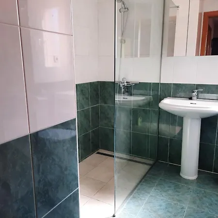 Apartment Comfortabel Hoekappartement Vlakbij Het