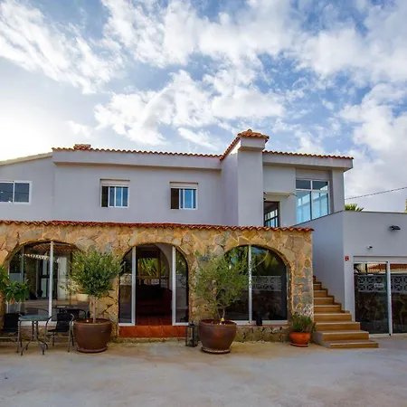 Apartment Beautiful Open 3 Bed *