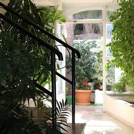 Hotel La Riviera *