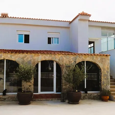 Cosy 1 Bed Pool House *