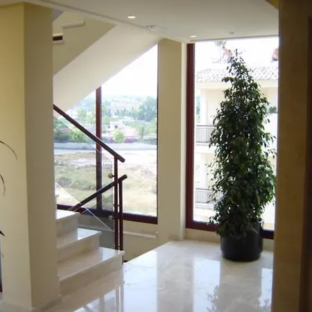 Albir Confort - Avenida 1 Dorm