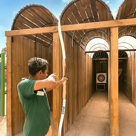 Resort Magic Robin Hood